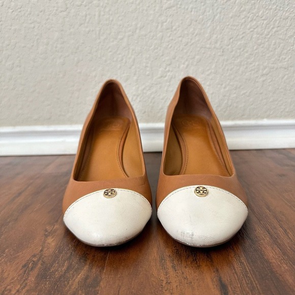 TORY BURCH Tiffy Two Tone Leather Wedge Pumps Cap Toe in Tan White - Picture 5 of 14